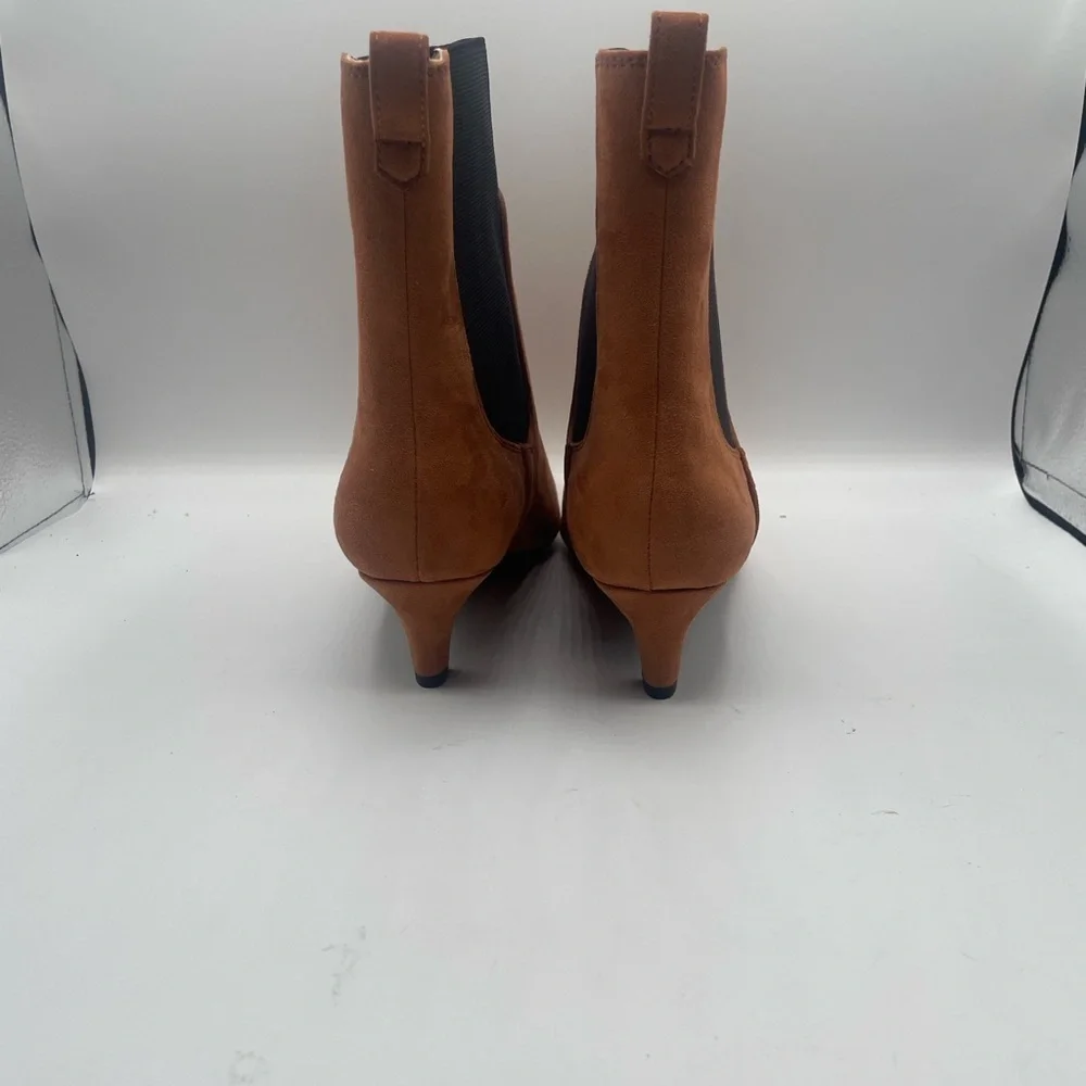 Coutgo women’s ankle boot, low kitten heel, brown suede size 8W